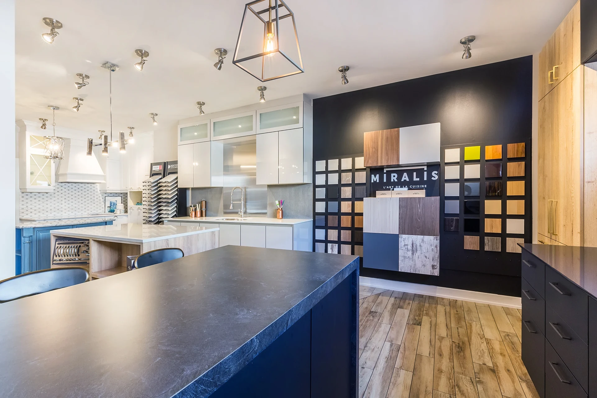 Intérieur de la salle de montre Cuisines Viking